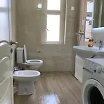 Séjour chez l'habitant Malsi's, Private With Shared Bathroom And Kitchen *