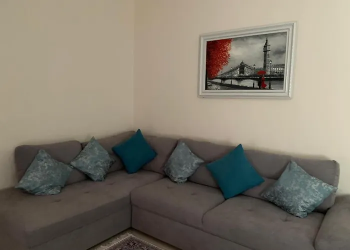 Malsi's, Private With Shared Bathroom And Kitchen בית אירוח